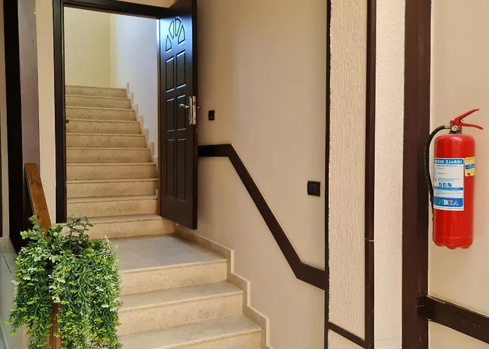 La 3* Tirana